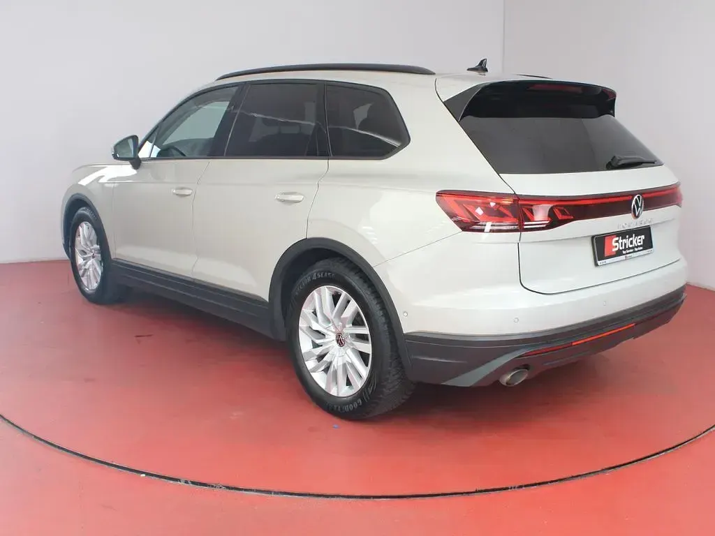Gebraucht VW Touareg 231 PS (169 kW) 2025 Beige SUV