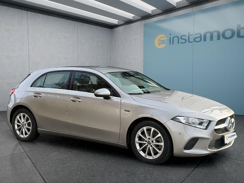 Gebraucht 2020 Mercedes A250 Kleinwagen | 21.999 € (Guter Preis) - Bild 1/4