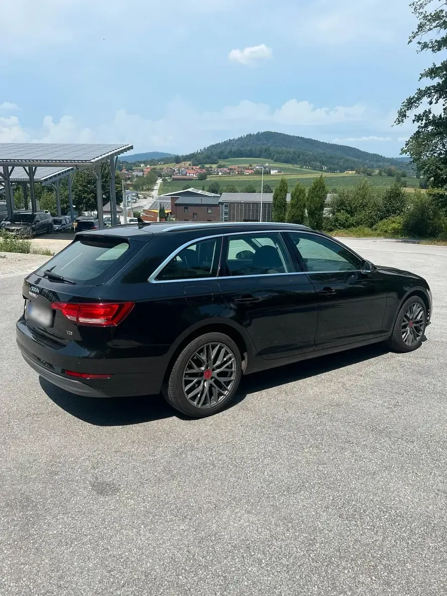 Gebraucht Audi A4 150 PS (110 kW) 2018 Schwarz Kombi