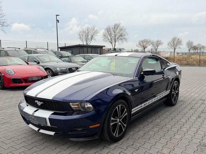 Blau Gebraucht 2012 Ford Mustang Coupé | 17.950 € - Bild 1/4
