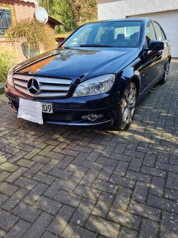 Blau Gebraucht 2007 Mercedes C220 Elegance Limousine | 5.600 € (Etwas zu teuer) - Bild 1/4