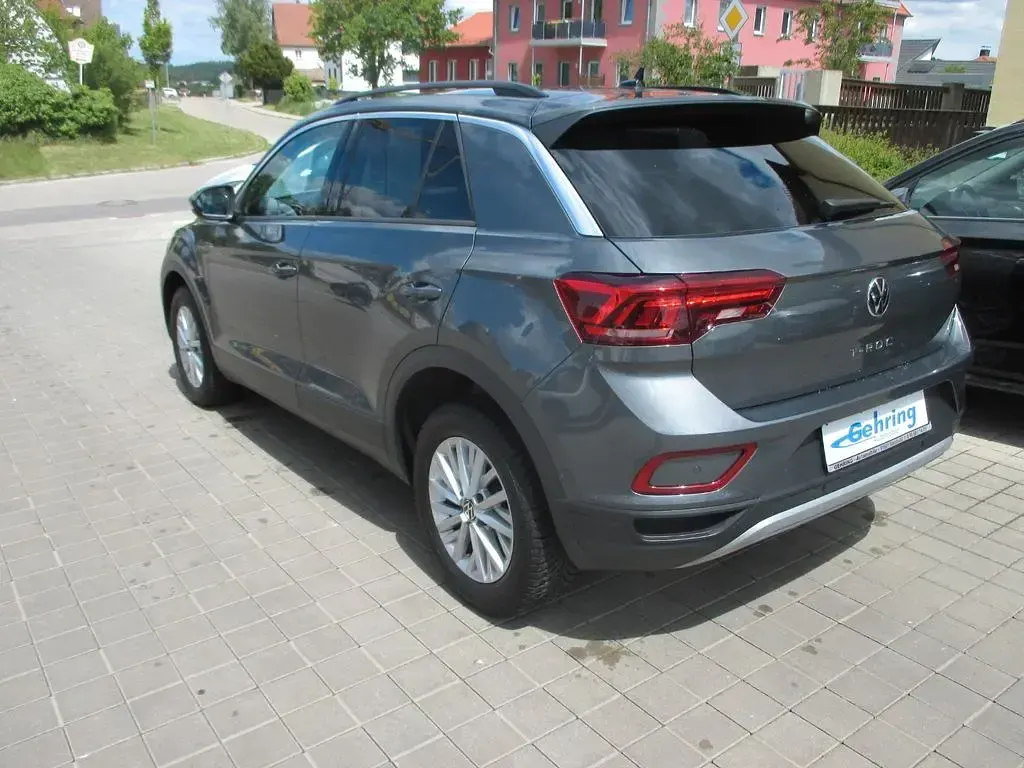 Gebraucht VW T-Roc Life 110 PS (80 kW) 2023 Grau SUV