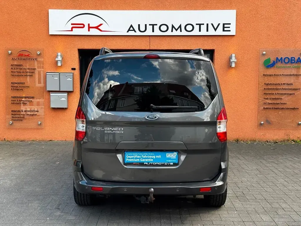 Gebraucht Ford Tourneo Courier Titanium 101 PS (74 kW) 2019 Grau Van / Kleinbus