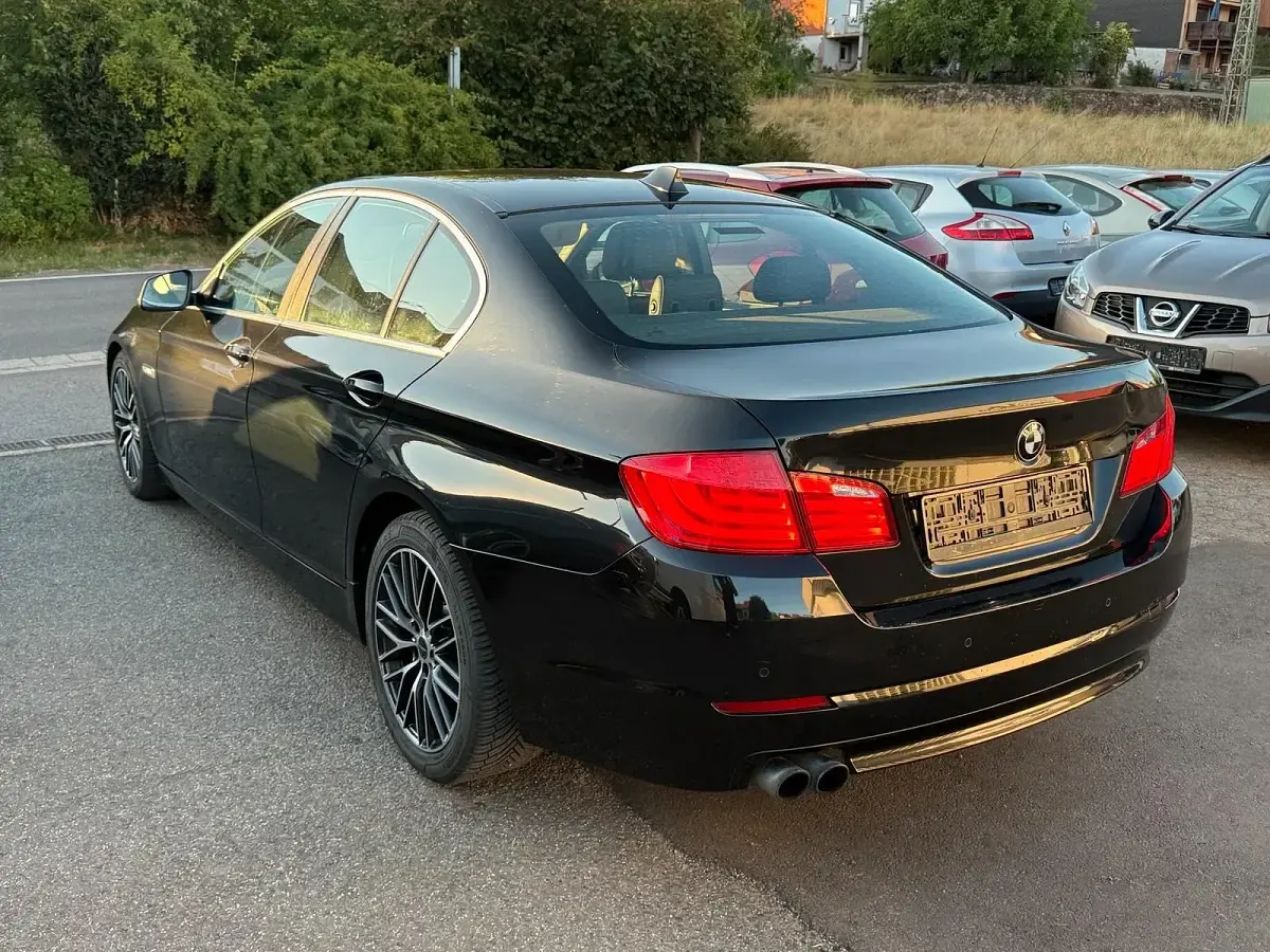 Gebraucht BMW 523 204 PS (150 kW) 2010 Schwarz Limousine
