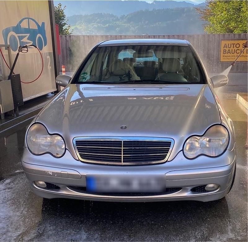 Silber Gebraucht 2002 Mercedes C200 Limousine | 3.500 € - Bild 1/3