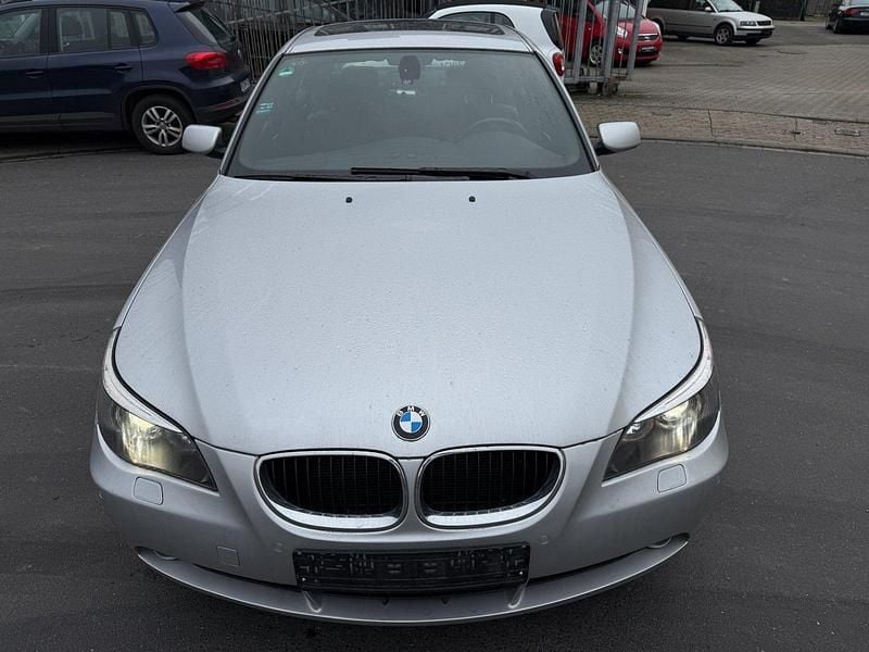 Silber Gebraucht 2005 BMW 530 Limousine | 4.700 € (Superpreis) - Bild 1/4