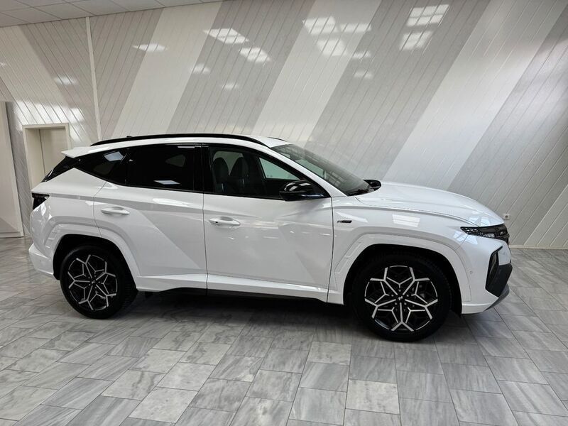 Atlas white Gebraucht 2024 Hyundai Tucson N Line SUV | 35.950 € - Bild 1/4