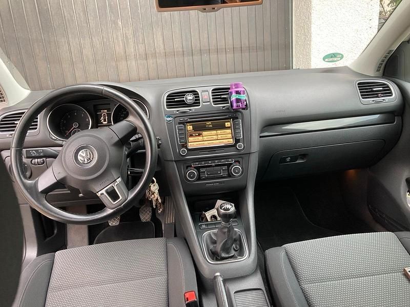 Gebraucht VW Golf VI 122 PS (89 kW) 2009 Weiß Kleinwagen