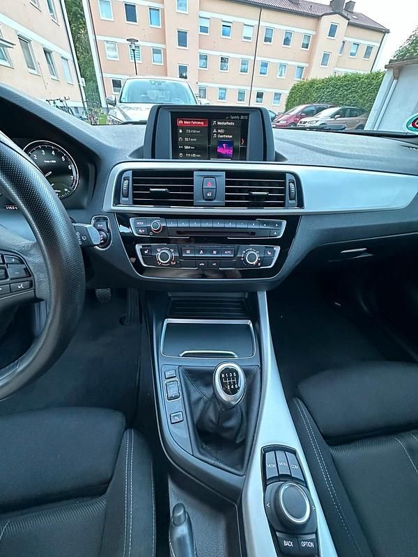 Gebraucht BMW 118 136 PS (100 kW) 2017 Grau Kleinwagen