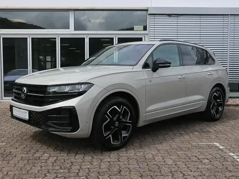 Gebraucht VW Touareg R-line 286 PS (210 kW) 2025 Sechura beige metallic SUV