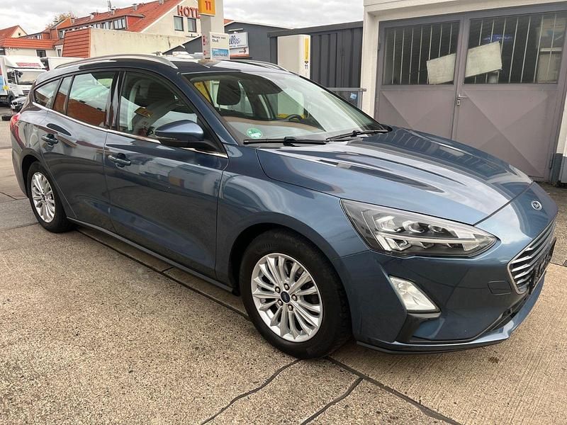 Gebraucht Ford Focus Titanium 150 PS (110 kW) 2019 Blau Kombi