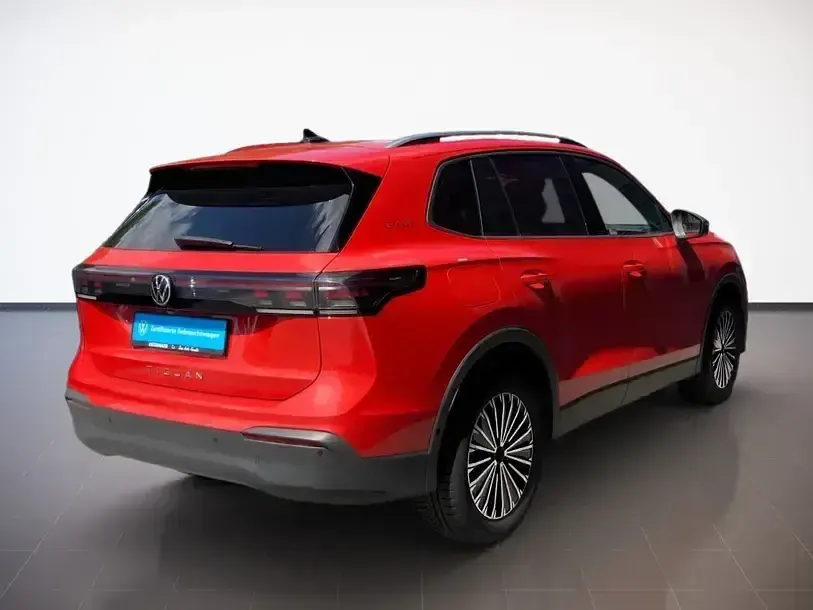 Second-hand VW Tiguan Goal 150 CP (110 kW) 2025 Roșu SUV