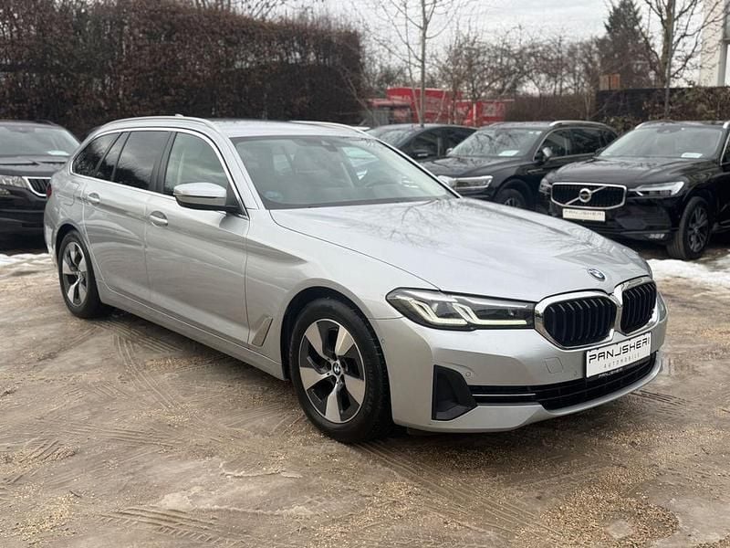 Gebraucht BMW 520 Performance 190 PS (139 kW) 2021 Glaciersilber Kombi