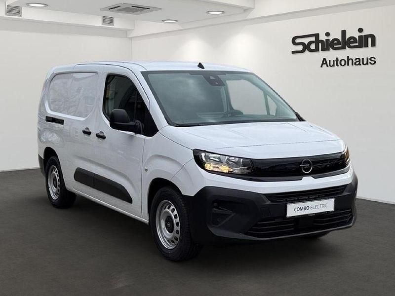 Nowe Opel Combo-e Life 100 kW (136 KM) 2025 Biały Minivan