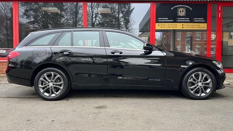 Gebraucht Mercedes C250 204 PS (150 kW) 2016 Schwarz Limousine