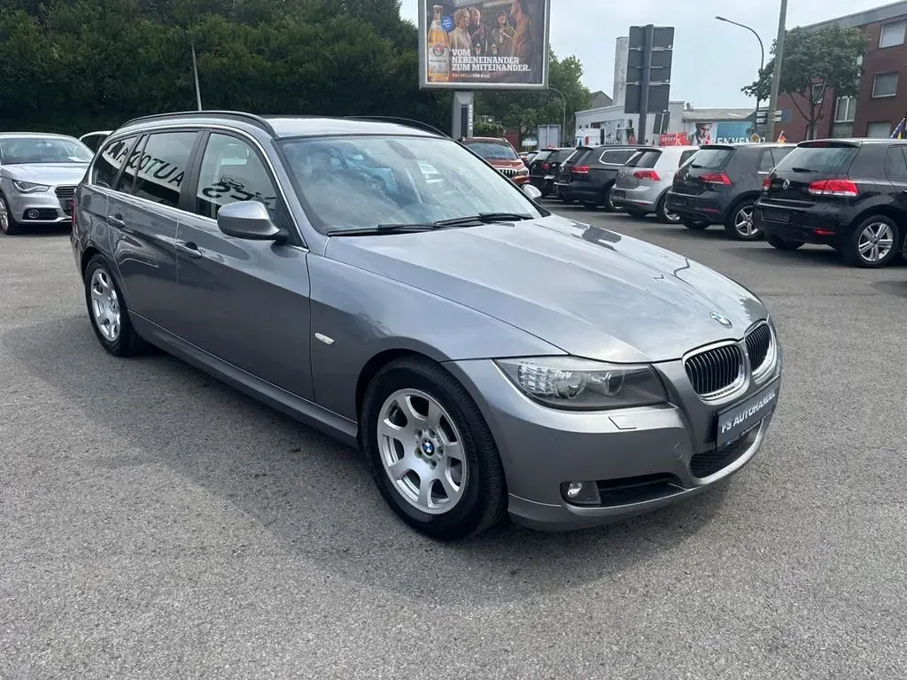 Gebraucht BMW 325 Sport Line 218 PS (160 kW) 2012 Grau Kombi