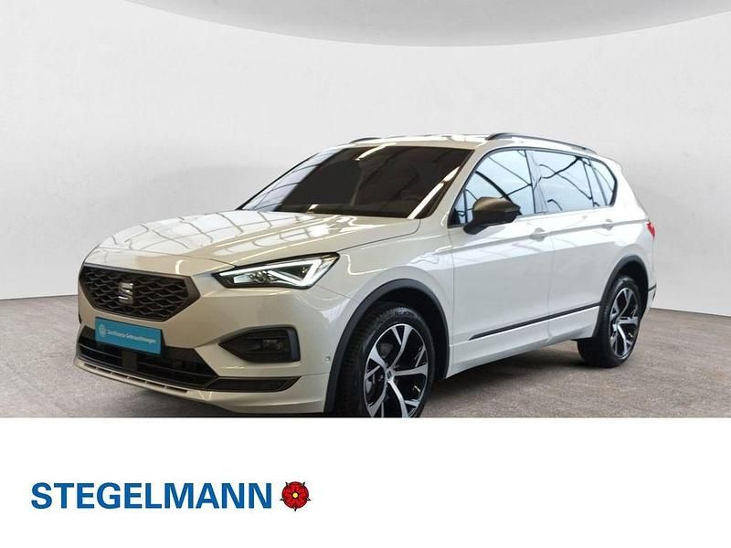 Weiß ("orix" weiss) Gebraucht 2024 Seat Tarraco Beats SUV | 35.990 € (Fairer Preis) - Bild 1/4