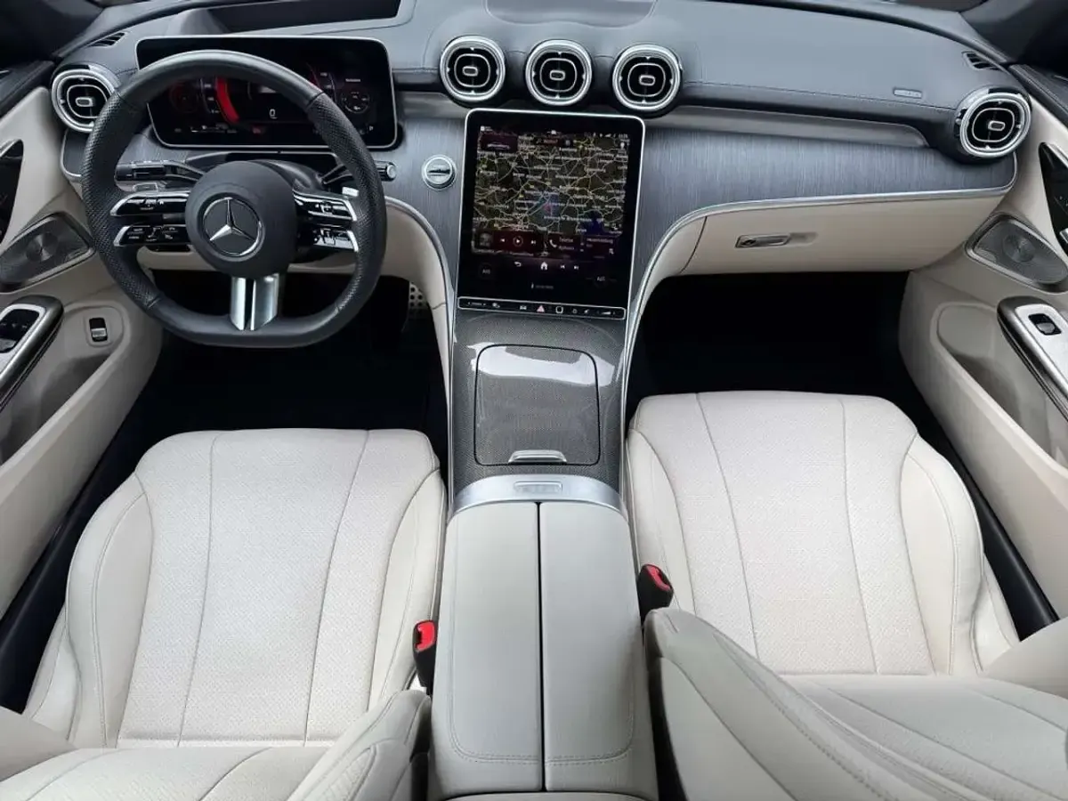 Gebraucht Mercedes CLE220 AMG 197 PS (144 kW) 2024 Weiß Coupé