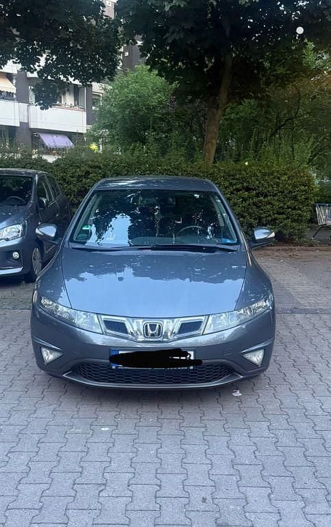 Grau Gebraucht 2009 Honda Civic Sport Limousine | 5.300 € (Fairer Preis) - Bild 1/4
