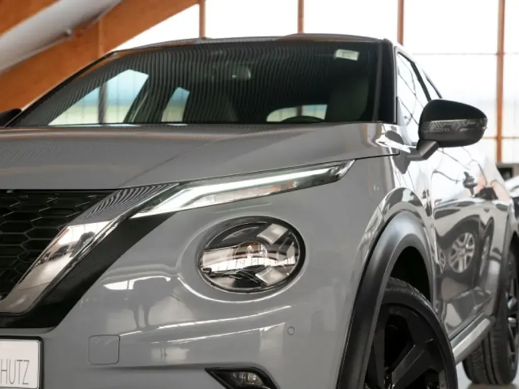 Gebraucht Nissan Juke 114 PS (83 kW) 2022 Ceramic grey/dach in black metallic (metallic) SUV