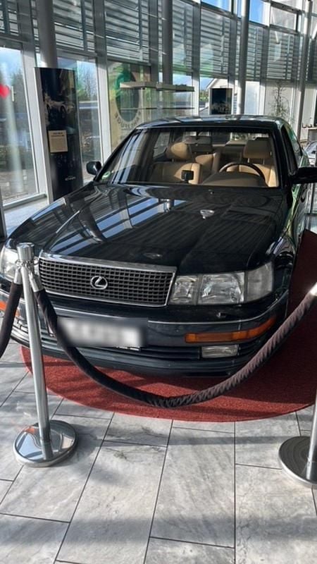 Grün Gebraucht 1992 Lexus LS400 Limousine | 19.500 € - Bild 1/4