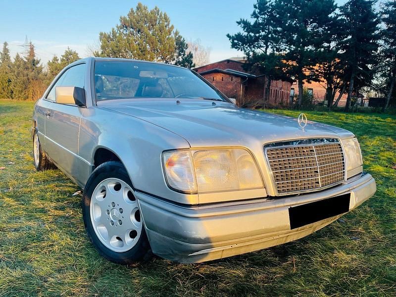 Silber Gebraucht 1994 Mercedes E320 Coupé | 6.899 € - Bild 1/4
