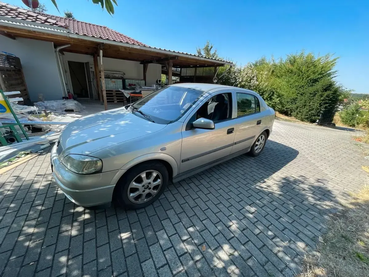 Gebraucht Opel Astra 101 PS (74 kW) 2001 Silber Kleinwagen