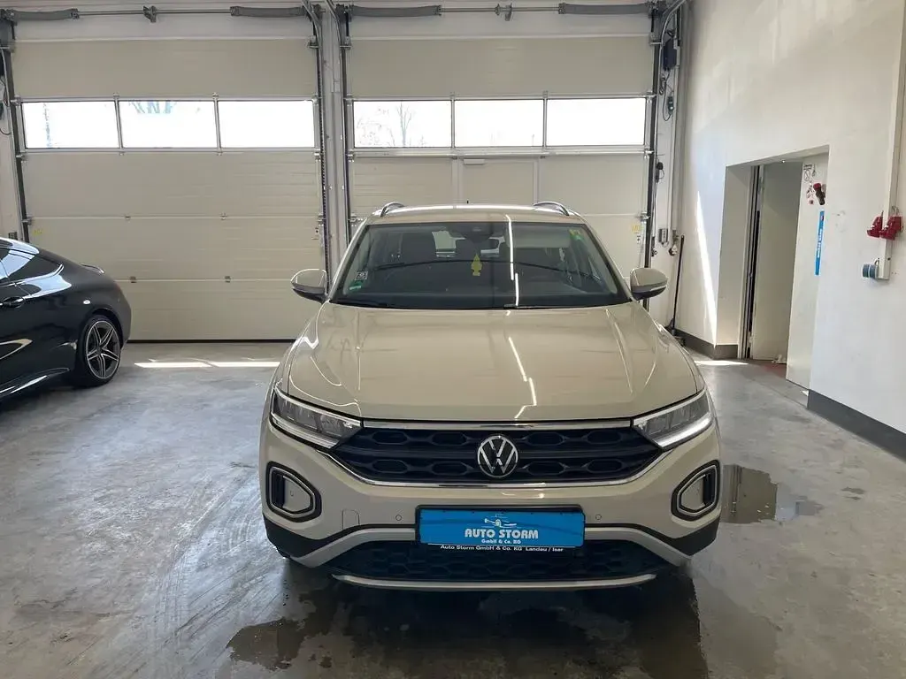 Gebraucht VW T-Roc Life 150 PS (110 kW) 2023 Ascotgrau SUV