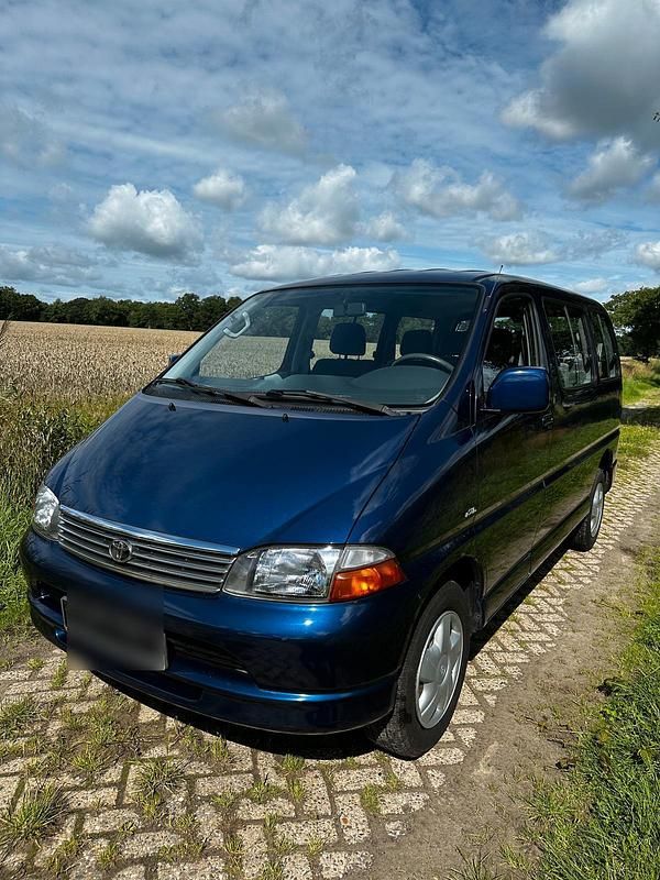 Blau Gebraucht 2003 Toyota HiAce Van / Kleinbus | 9.200 € (Teuer) - Bild 1/4