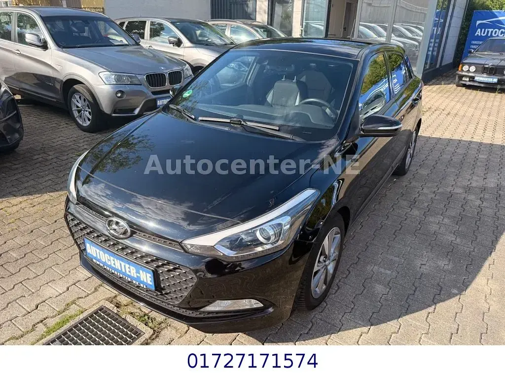 Gebraucht Hyundai i20 YES! 84 PS (61 kW) 2018 Schwarz Limousine