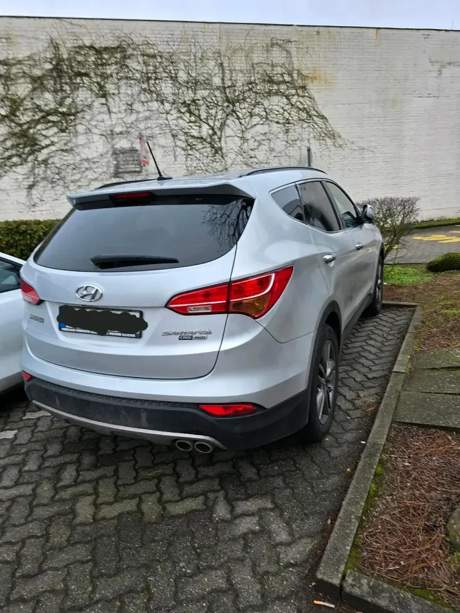 Gebraucht Hyundai Santa Fe 184 PS (135 kW) 2012 Silber SUV