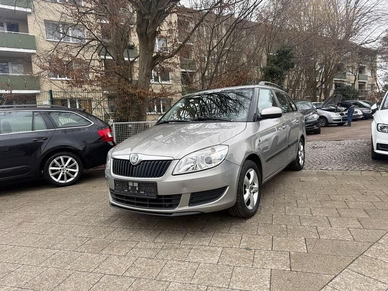 Gebraucht Skoda Fabia Family 86 PS (63 kW) 2012 Beige Kombi