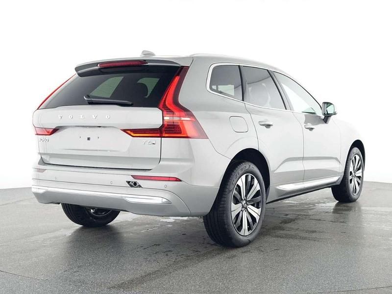Gebraucht Volvo XC60 Core 398 PS (292 kW) 2025 Silver dawn / metallic SUV