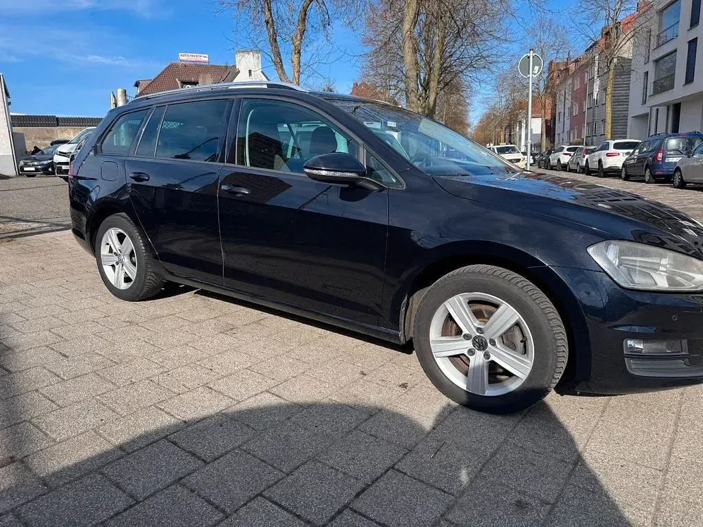 Gebraucht VW Golf VII Comfortline 105 PS (77 kW) 2013 Deep black perleffekt Kombi