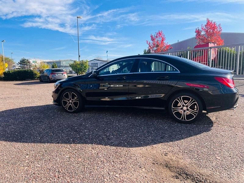 Gebraucht Mercedes 200 156 PS (114 kW) 2015 Schwarz Limousine