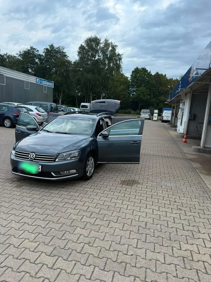 Gebraucht VW Passat 140 PS (102 kW) 2011 Braun Kombi