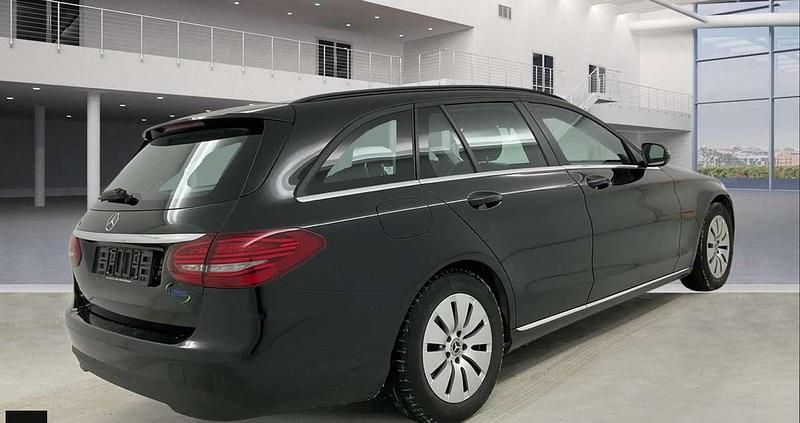 Gebraucht Mercedes C180 122 PS (89 kW) 2020 Obsidianschwarz Kombi