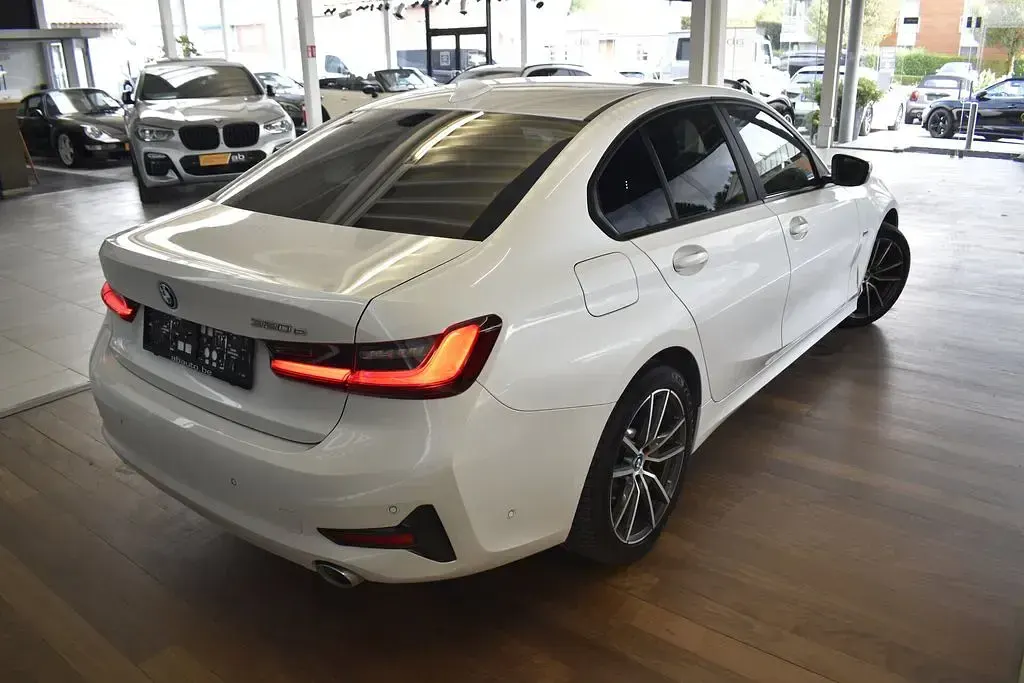 Gebraucht BMW 320e Advantage 204 PS (150 kW) 2022 Weiß Limousine