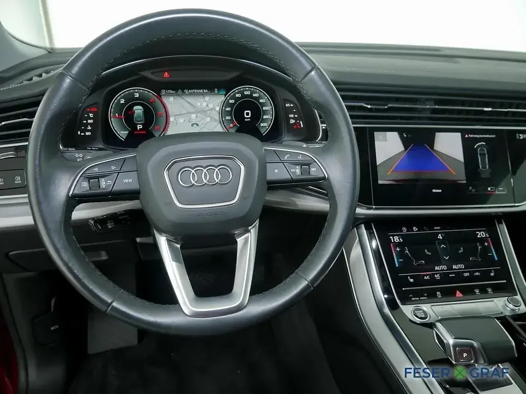 Gebraucht Audi Q8 Ambiente 286 PS (210 kW) 2023 Matadorrot metallic SUV