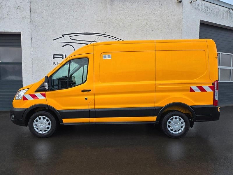 Gebraucht Ford Transit 131 PS (96 kW) 2021 Orange Van / Kleinbus