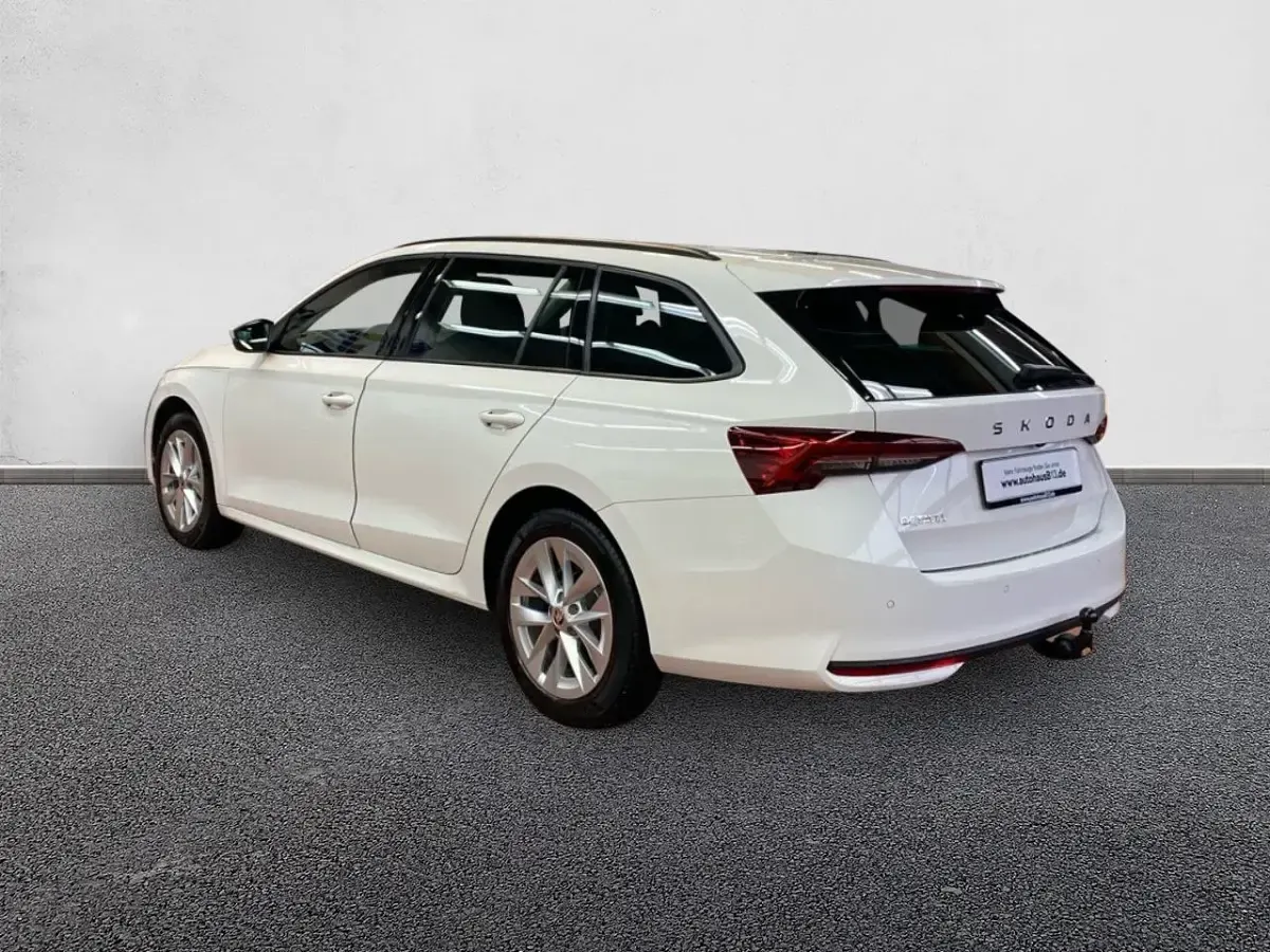 Gebraucht Skoda Octavia Selection 150 PS (110 kW) 2025 Candyweiß Kombi