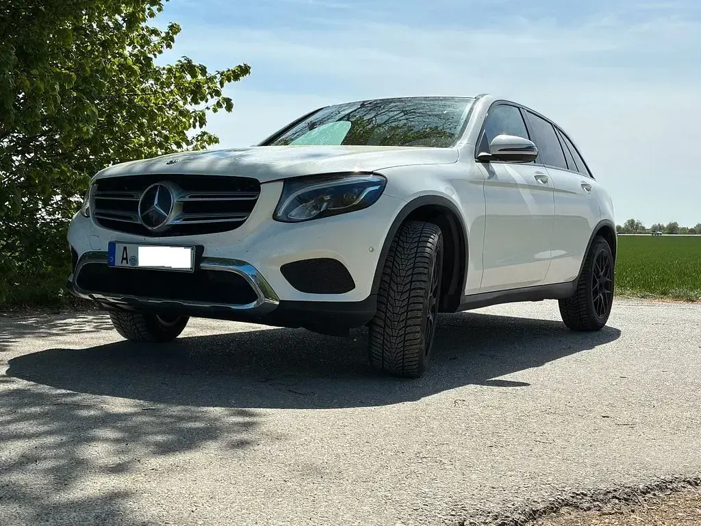 Używany Mercedes GLC250 204 KM (150 kW) 2017 Biały SUV