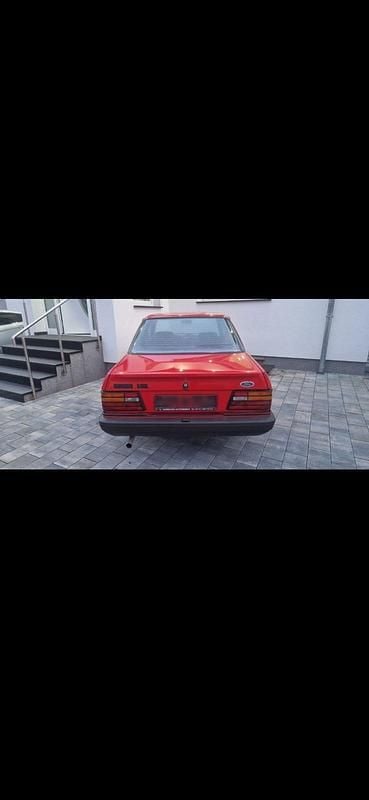 Gebraucht Ford Orion 90 PS (66 kW) 1988 Rot Limousine