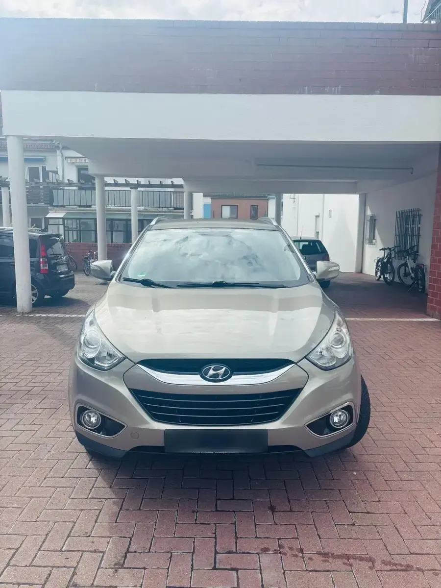 Gebraucht Hyundai ix35 135 PS (99 kW) 2011 Grau SUV
