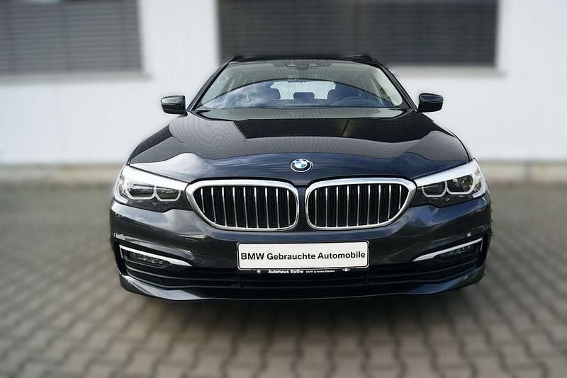 Gebraucht BMW 520 190 PS (139 kW) 2019 Grau Kombi