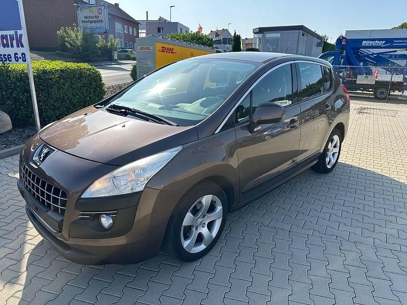 Rich oak Gebraucht 2013 Peugeot 3008 Active SUV | 5.499 € (Guter Preis) - Bild 1/4