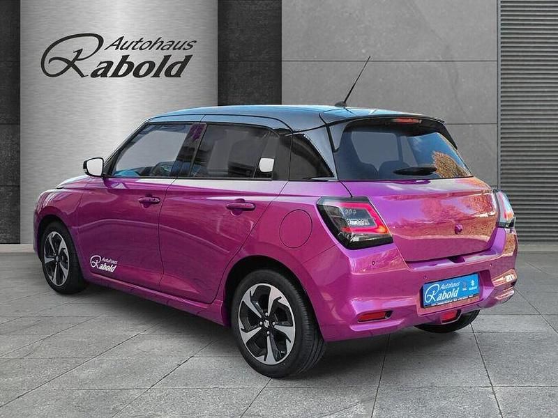 Gebraucht Suzuki Swift Comfort+ 83 PS (61 kW) 2025 Pink (foliert) schwarzes dach (rot) Kleinwagen