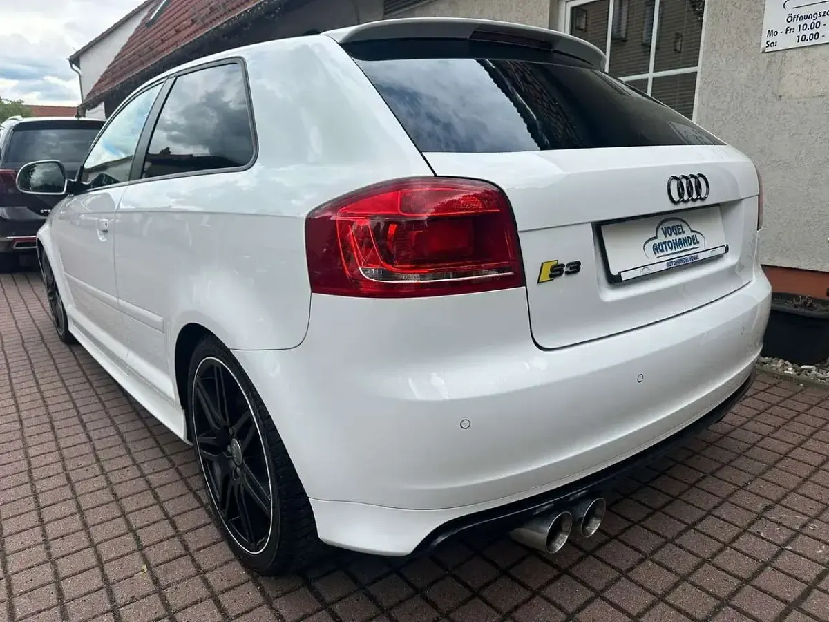 Gebraucht Audi S3 Sportback Comfort 265 PS (194 kW) 2009 Ibisweiß Kleinwagen