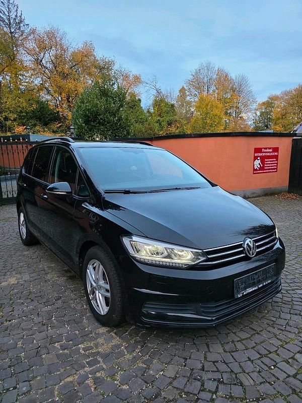 Gebraucht VW Touran 116 PS (85 kW) 2020 Schwarz Van / Kleinbus