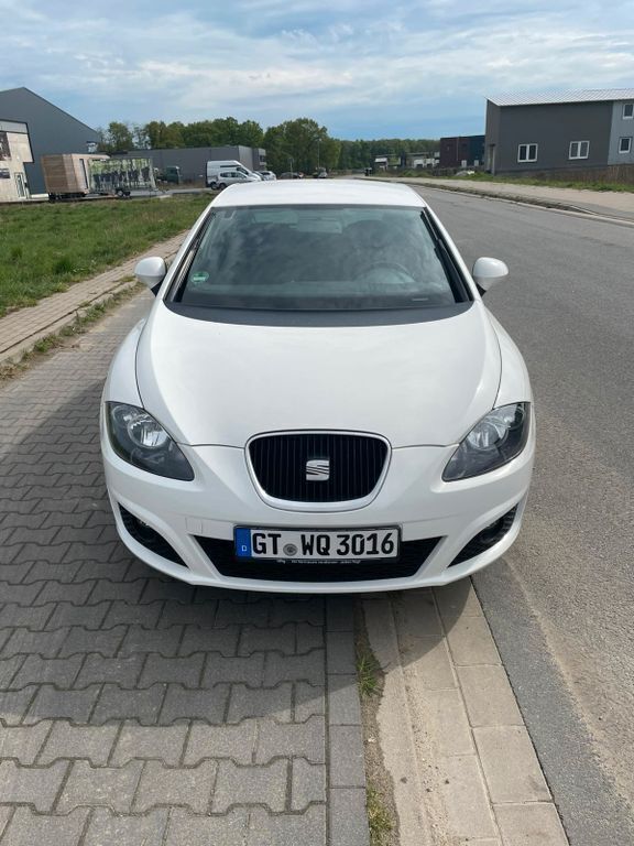 Weiß Gebraucht 2010 Seat Leon Ecomotive Limousine | 4.100 € (Fairer Preis) - Bild 1/4